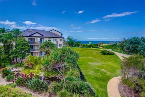 Currumbin sands apartments for sale  The median unit price in Palm Beach is $880,000 based on 307 sales in the past 12 months—that's an increase of 5%